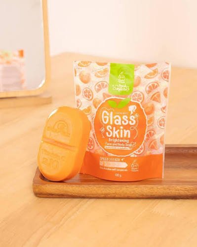 Show Naii Glass Skin Brightening Face and Body Soap - image 2